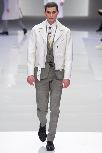 Look 9